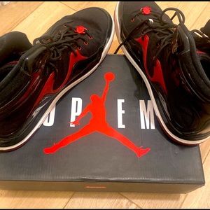 Gently used Mens SZ13 Jordan’s!